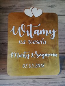 witacz na wesele, tablica witająca gości, witanie gości na weselu, witamy na weselu. inspiracje weselne, weselne inspiracje, dekoracje weselne, napisy weselne